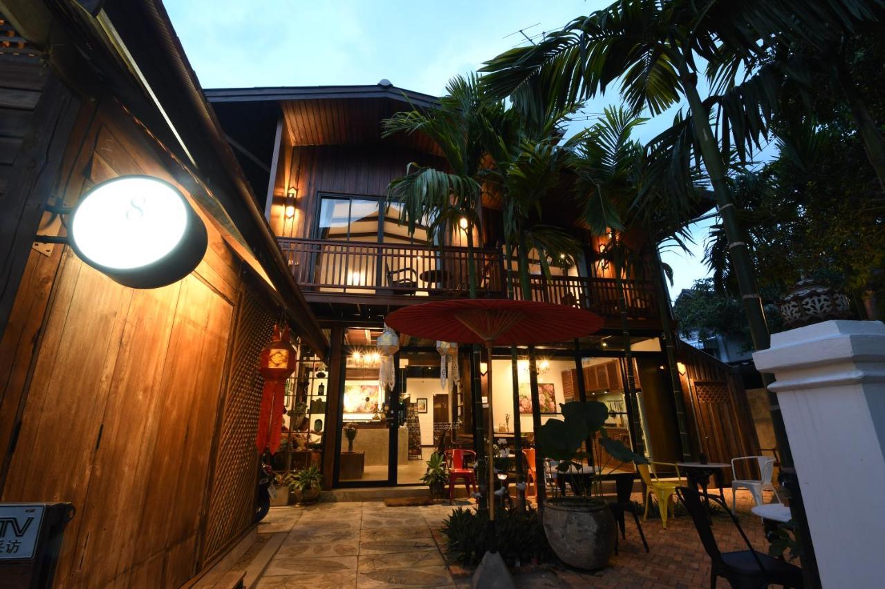 The Eight Ratvithi House 호텔 치앙마이 외부 사진